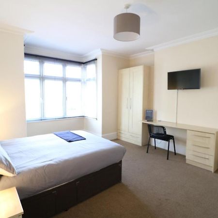 Right Stay Guildford Ngoại thất bức ảnh