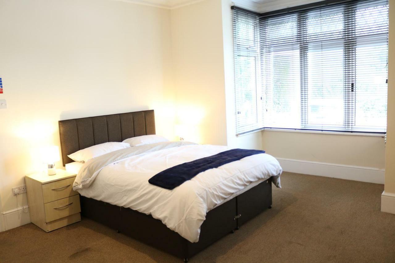 Right Stay Guildford Ngoại thất bức ảnh