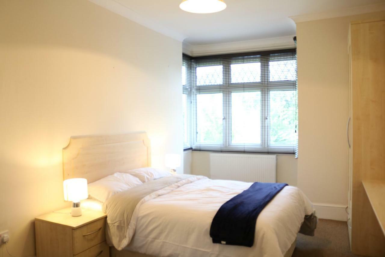 Right Stay Guildford Ngoại thất bức ảnh