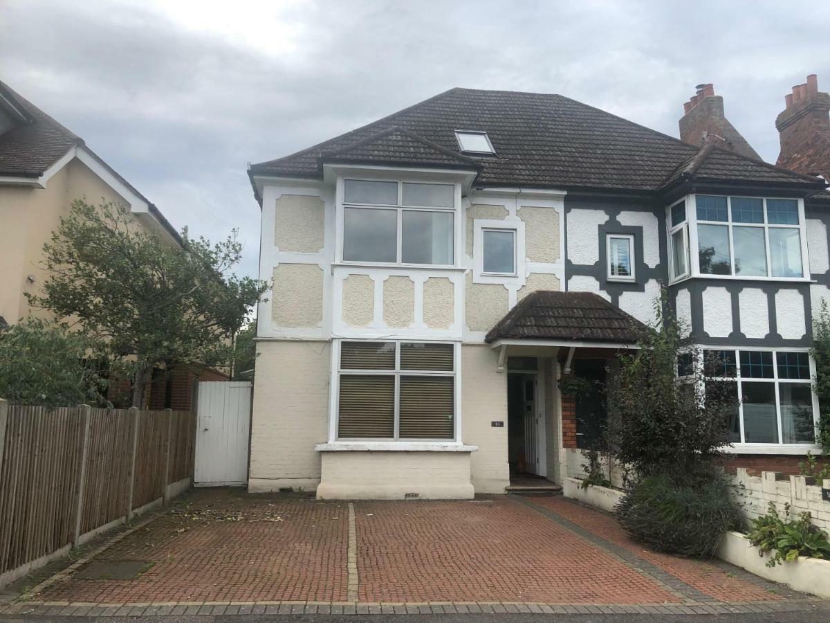 Right Stay Guildford Ngoại thất bức ảnh